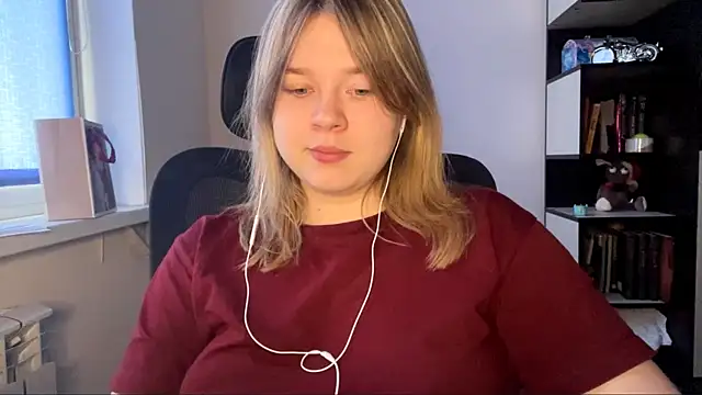 TomikoPfau online show from 04-20-26, 11:13