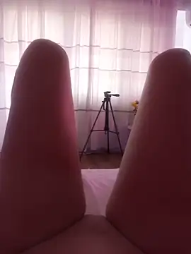Snapshot of LauraDelightX chatting on 07-01-26, 07:32 LauraDelightX online show from 07-01-26, 07:32