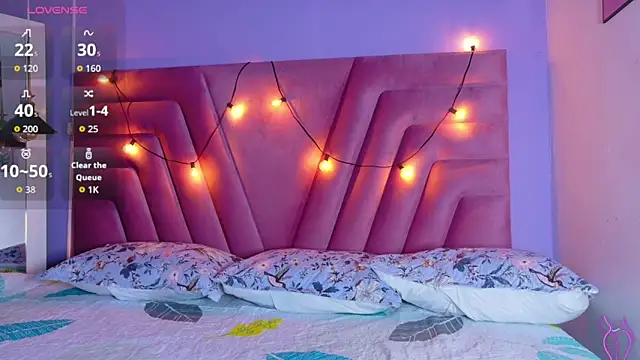 naughtyyindiann online show from 04-18-26, 02:59