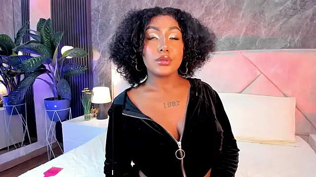 Emma Dancer online show from 04-17-26, 01:36