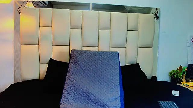 Lana Sliim online show from 03-24-26, 12:21