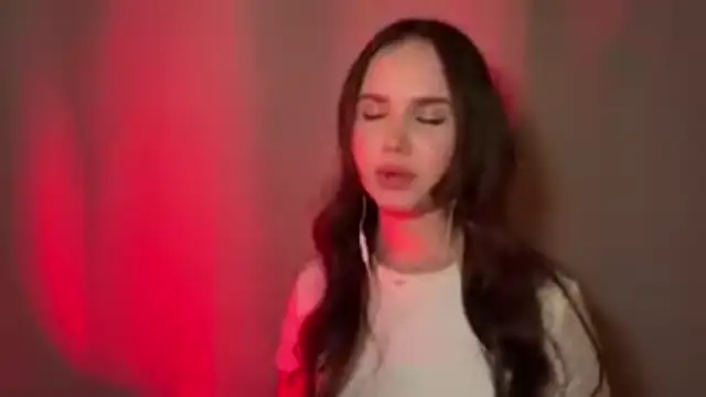 Snapshot of MarylynnSimens chatting on 02-22-26, 07:23 MarylynnSimens online show from 02-22-26, 07:23