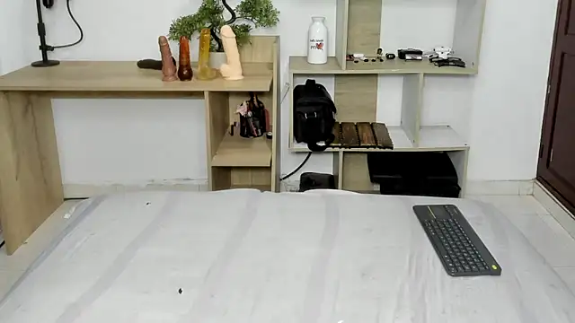 valeriavelasquez online show from 06-04-26, 10:16