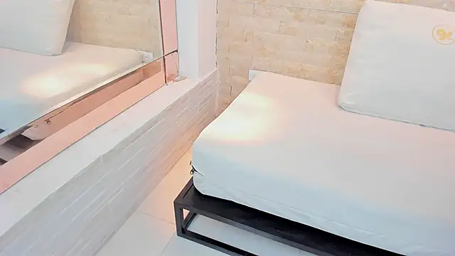 aitana cole online show from 02-24-26, 03:37