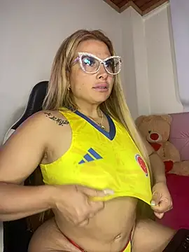 Snapshot of Alma_Andrade chatting on 07-18-26, 10:24 Alma Andrade online show from 07-18-26, 10:24