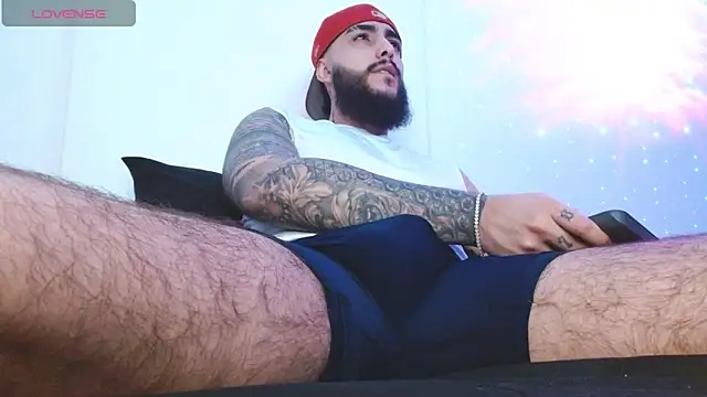 SantiagoHincapiie online show from 04-22-26, 06:05