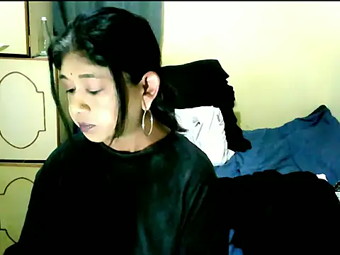 Snapshot of IndianPleasures21 chatting on 06-27-26, 04:39 IndianPleasures21 online show from 06-27-26, 04:39