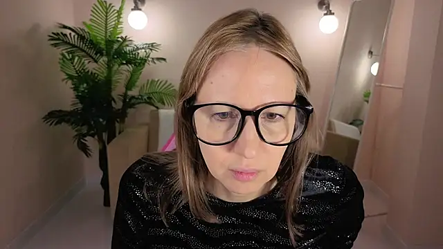 Elizabeth Andersonn online show from 04-21-26, 12:56