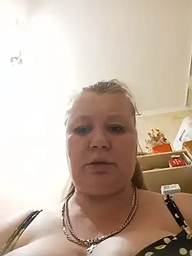 Snapshot of KiraStanton chatting on 06-16-26, 12:24 KiraStanton online show from 06-16-26, 12:24