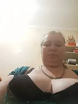 Snapshot of KiraStanton chatting on 06-17-26, 06:53 KiraStanton online show from 06-17-26, 06:53