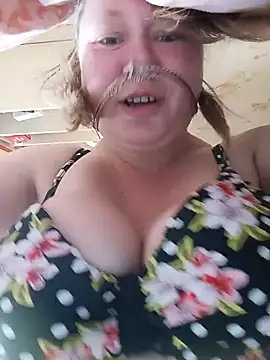 Snapshot of KiraStanton chatting on 06-18-26, 05:17 KiraStanton online show from 06-18-26, 05:17