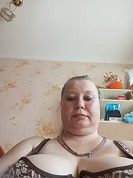 Snapshot of KiraStanton chatting on 06-25-26, 12:31 KiraStanton online show from 06-25-26, 12:31