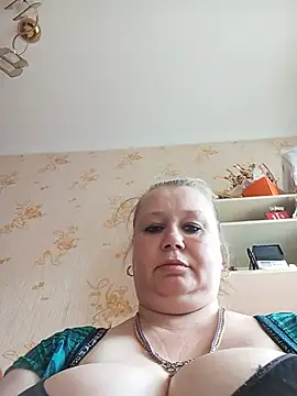 Snapshot of KiraStanton chatting on 07-06-26, 01:52 KiraStanton online show from 07-06-26, 01:52