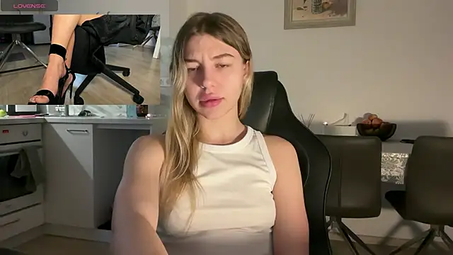 Snapshot of GODDESS_doll chatting on 03-17-26, 11:30 GODDESS doll online show from 03-17-26, 11:30