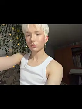 Snapshot of TwinkRyder chatting on 03-10-26, 12:32 TwinkRyder online show from 03-10-26, 12:32