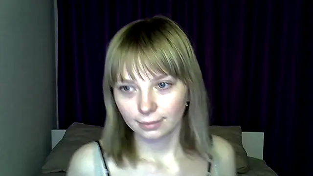 Snapshot of amyagreens chatting on 03-17-26, 08:01 amyagreens online show from 03-17-26, 08:01