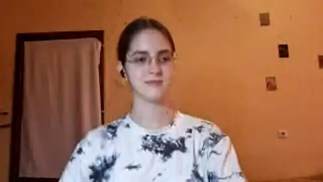 Snapshot of Katelemon chatting on 07-12-26, 11:12 Katelemon online show from 07-12-26, 11:12