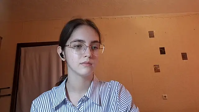 Snapshot of Katelemon chatting on 07-21-26, 10:17 Katelemon online show from 07-21-26, 10:17