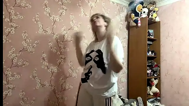 LiraDreamX online show from 04-03-26, 03:21