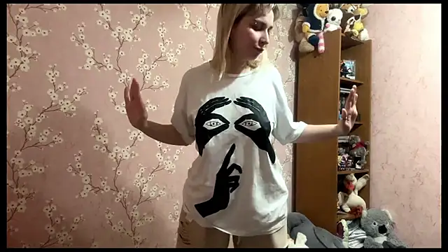 LiraDreamX online show from 04-23-26, 03:36