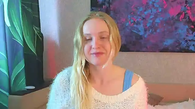 Snapshot of Lanavi_Smile chatting on 06-17-26, 06:16 Lanavi Smile online show from 06-17-26, 06:16