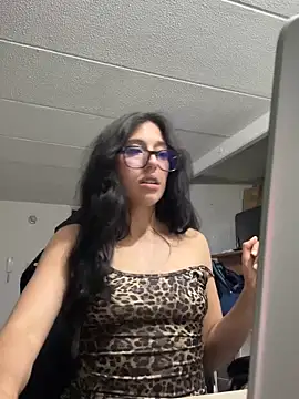 Snapshot of susi_chimm chatting on 04-22-26, 02:36 susi chimm online show from 04-22-26, 02:36