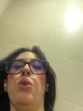 Snapshot of susi_chimm chatting on 05-04-26, 04:03 susi chimm online show from 05-04-26, 04:03