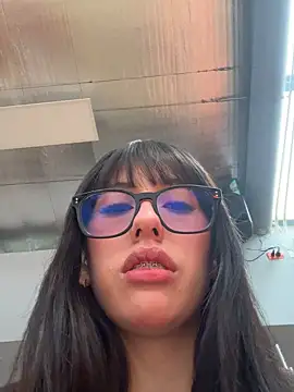 Snapshot of susi_chimm chatting on 05-20-26, 01:28 susi chimm online show from 05-20-26, 01:28