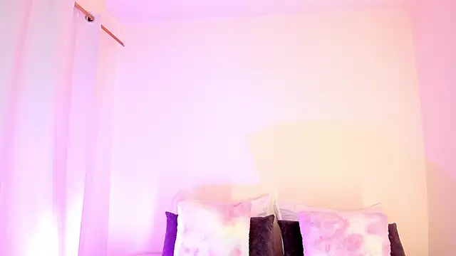 MIAA ROBERTSS online show from 03-07-26, 05:59