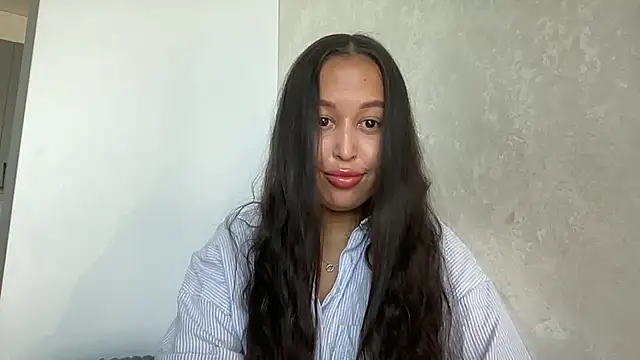Snapshot of Dana_005 chatting on 05-16-26, 02:27 Dana 005 online show from 05-16-26, 02:27