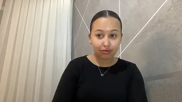 Snapshot of Dana_005 chatting on 05-18-26, 09:09 Dana 005 online show from 05-18-26, 09:09