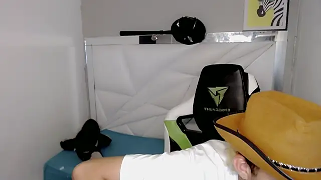 Street poemm  online show from 03-04-26, 09:26