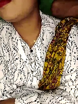 Snapshot of CollegeGrill chatting on 02-21-26, 01:01 CollegeGrill online show from 02-21-26, 01:01