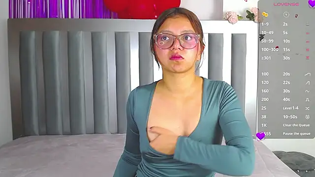 Zoow bluussh online show from 03-27-26, 12:27