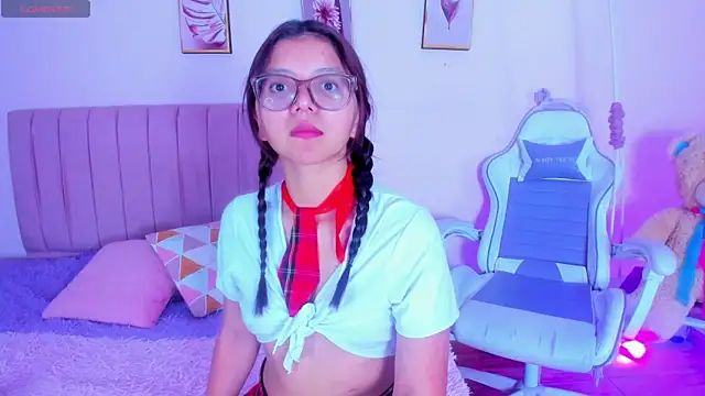 Zoow bluussh online show from 04-06-26, 12:06