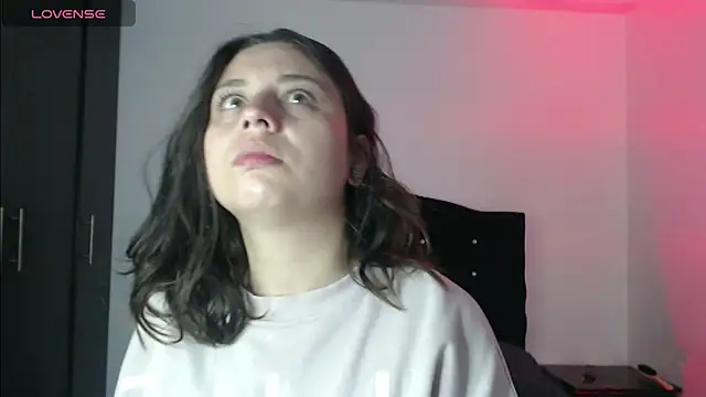 Ana  arms online show from 04-21-26, 02:56