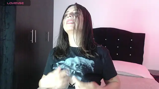 Snapshot of Ana__arms chatting on 05-07-26, 05:40 Ana arms online show from 05-07-26, 05:40