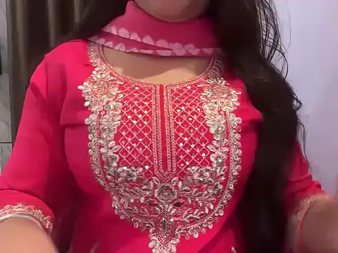 Snapshot of Avneet_kaurr1 chatting on 06-06-26, 02:16 Avneet kaurr1 online show from 06-06-26, 02:16