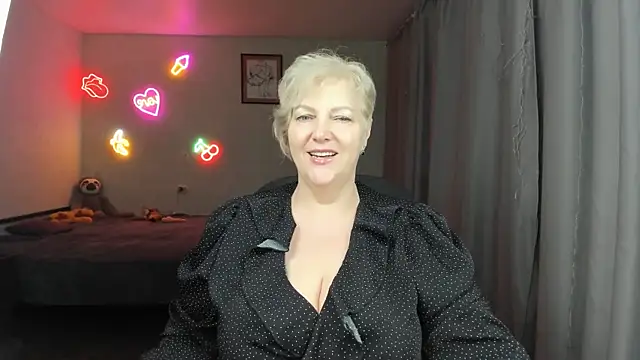 Mary-Leee online show from 06-03-26, 06:13