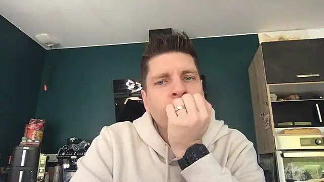 Snapshot of Minmoi1984 chatting on 02-25-26, 08:57 Minmoi1984 online show from 02-25-26, 08:57