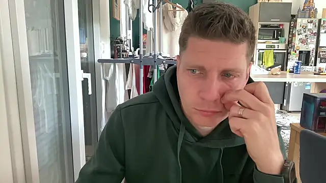 Minmoi1984 online show from 04-22-26, 08:06