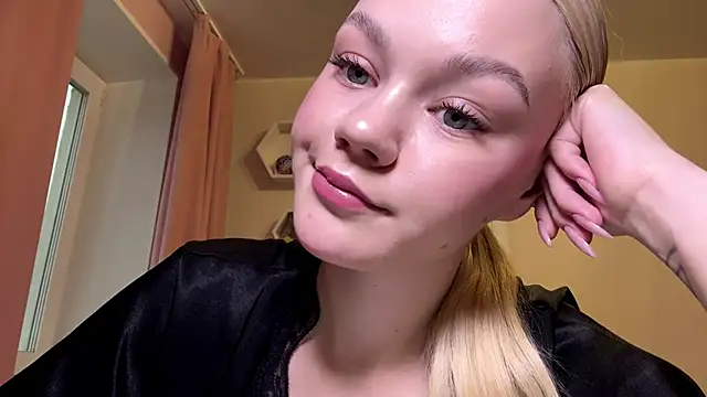 Snapshot of MiaCashe chatting on 07-01-26, 03:12 MiaCashe online show from 07-01-26, 03:12