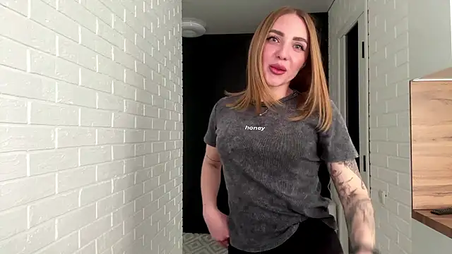 Snapshot of JuliaGracey chatting on 03-13-26, 07:59 JuliaGracey online show from 03-13-26, 07:59