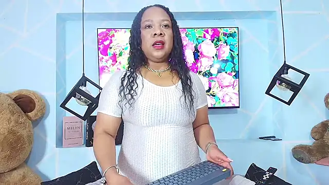 sharon noa online show from 05-27-26, 02:25
