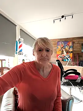 Snapshot of Heidiblueeyes chatting on 03-06-26, 11:39 Heidiblueeyes online show from 03-06-26, 11:39