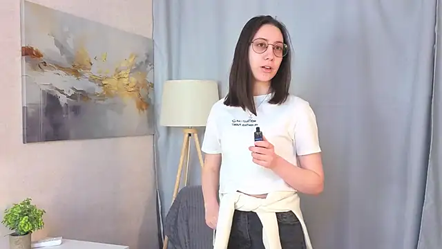 Snapshot of DoraWhitrock chatting on 02-23-26, 05:16 DoraWhitrock online show from 02-23-26, 05:16