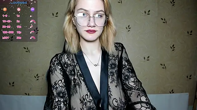 Snapshot of NicoleDaviss chatting on 07-04-26, 07:20 NicoleDaviss online show from 07-04-26, 07:20