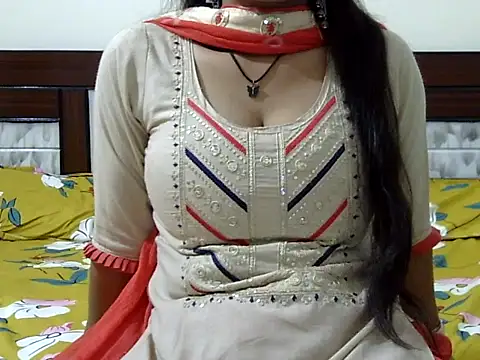 Snapshot of cute_momo_love chatting on 02-23-26, 08:44 cute momo love online show from 02-23-26, 08:44