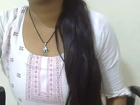 cute momo love online show from 06-17-26, 06:05