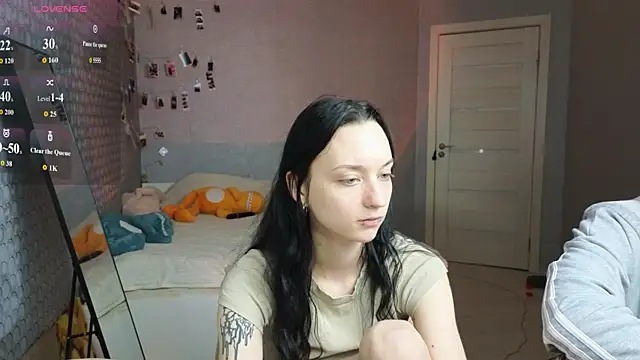 Snapshot of LuxuryLoverss chatting on 04-29-26, 05:30 LuxuryLoverss online show from 04-29-26, 05:30